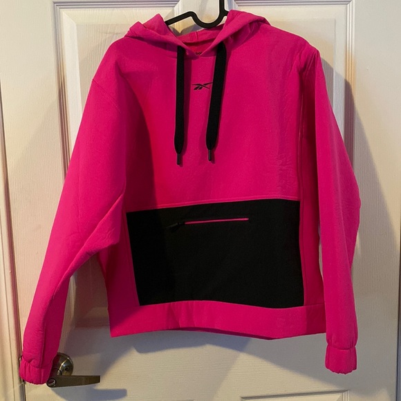 Reebok neon hot pink. Brand new with tags. - Picture 1 of 4
